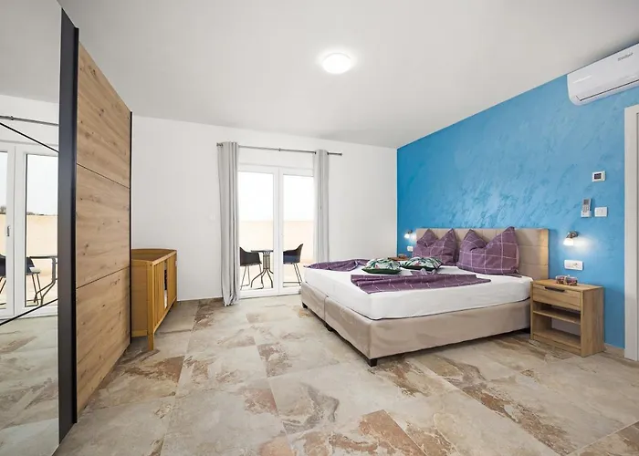 Nur Amela Villa Pula