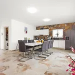 Villa Nur Amela